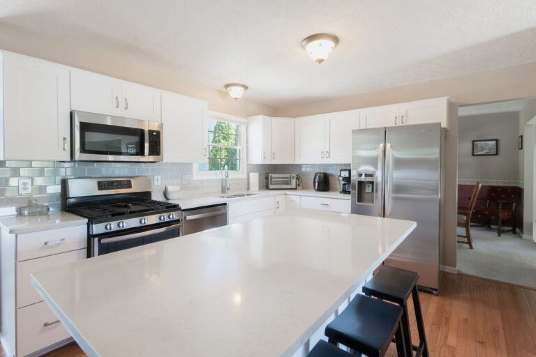 Conrad-Kitchen-JSB1-768x512